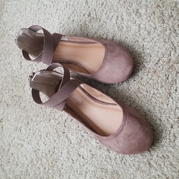 Flats - Picture 4 of 7